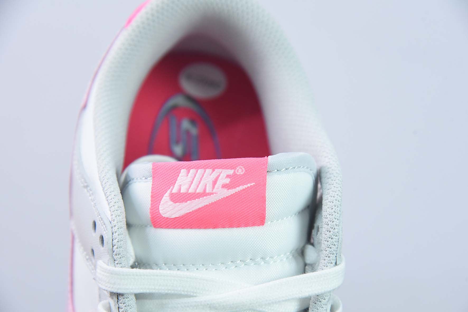 Nike Dunk Low - 520 Pack Pink