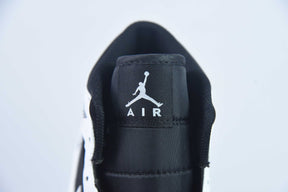 Air Jordan 1 Mid - White Black